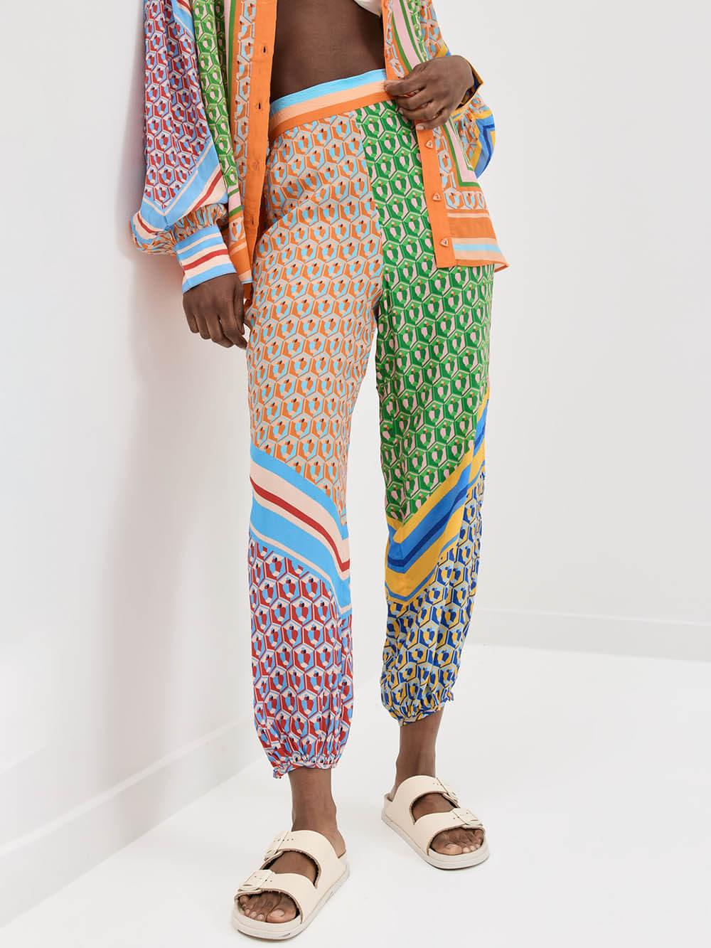 Lavechic Women's Colorful Unique Print Elastic Waist Pocketed Loose Bloomer Pants - Comfortable & Stylish Vacation Wear