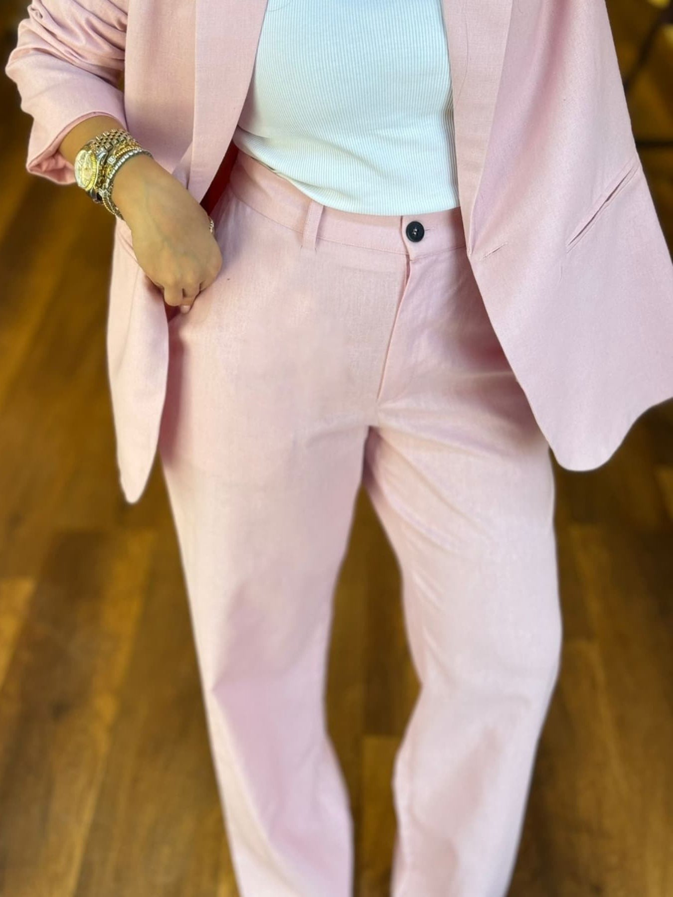 Chic Pink Elegant & Modern Two-Piece Suit for Women - Versatile Office to Weekend Wear