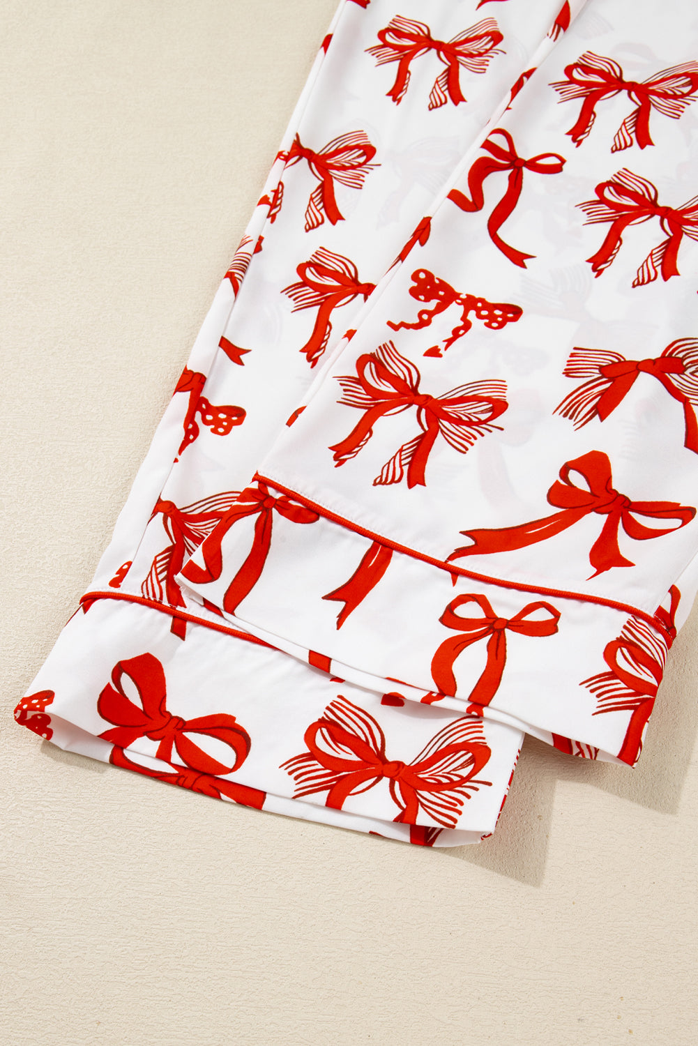 Festive Red Bow Print Long Sleeve 2-Piece Pajama Set for Christmas