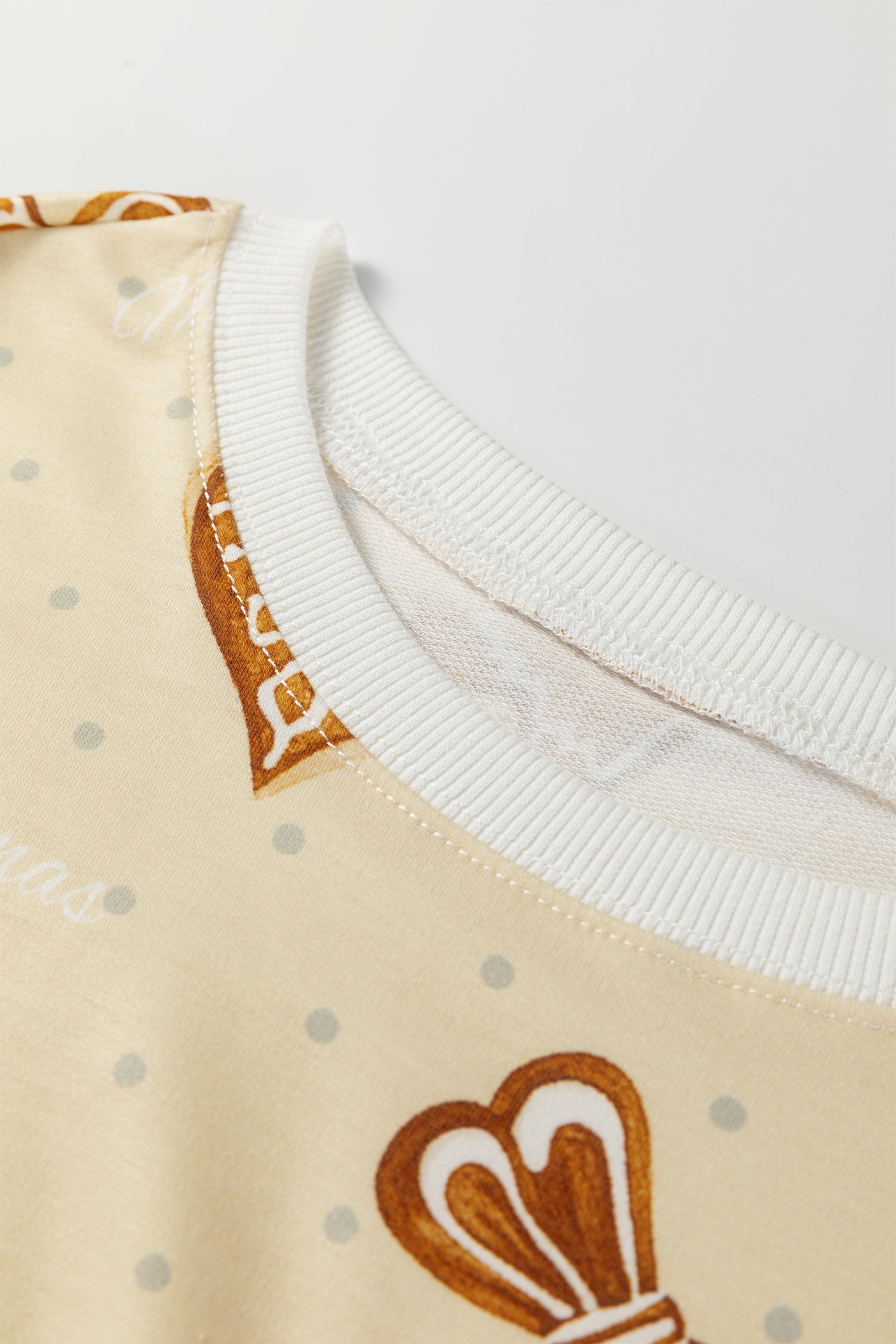 Cozy Beige Gingerbread Man Christmas Print Long Sleeve Pullover & Shorts Lounge Set - Festive Holiday Sleepwear