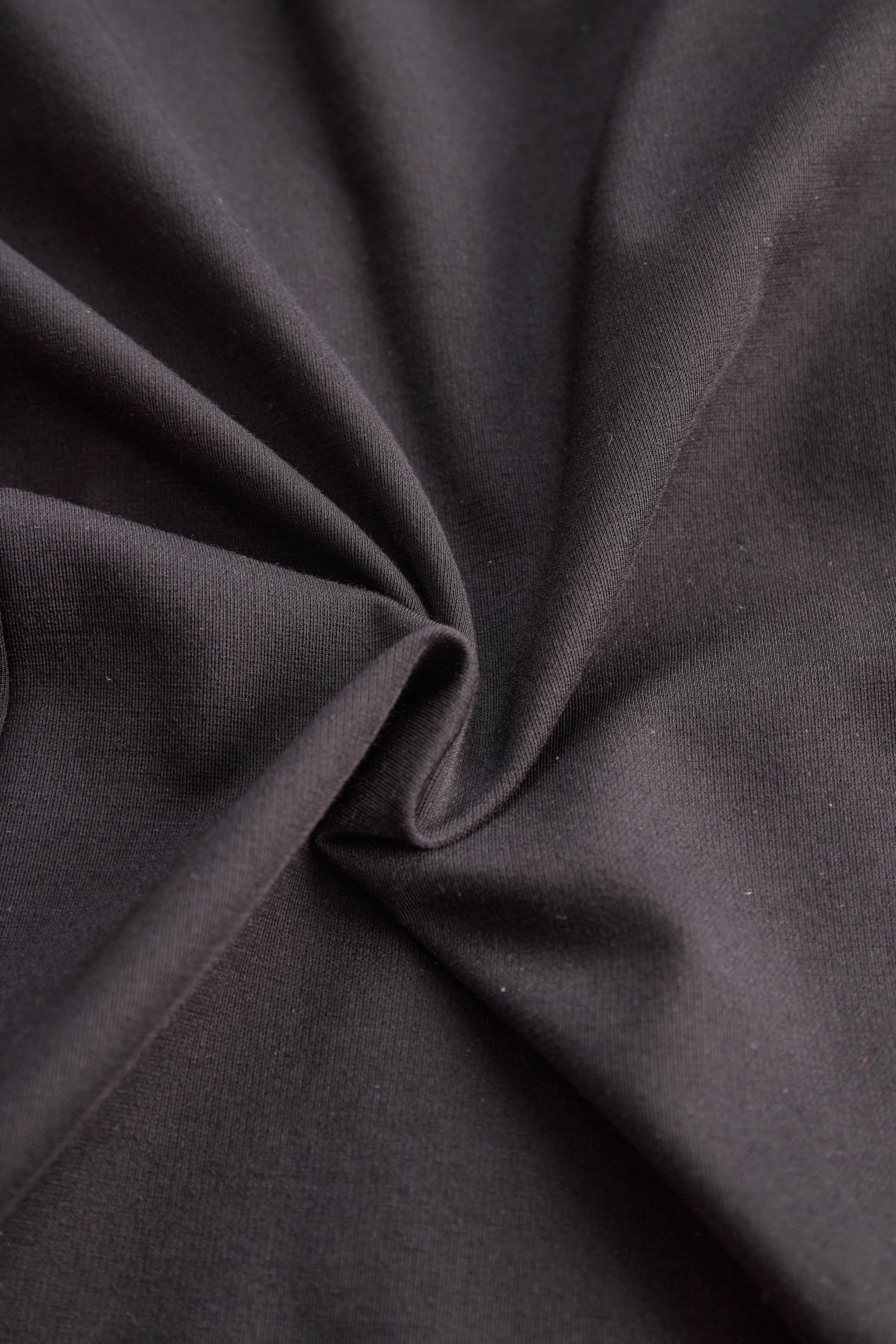 Stylish Plain One-Shoulder Gown with Metallic Pleated