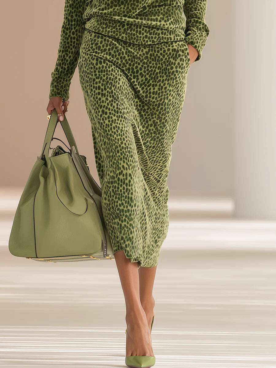 Chic Retro Leopard Print Stand Collar Velvet Top and Skirt Set - Luxurious Two-Piece Outfit for All Occasions