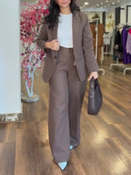 Chic Pink Elegant & Modern Two-Piece Suit for Women - Versatile Office to Weekend Wear