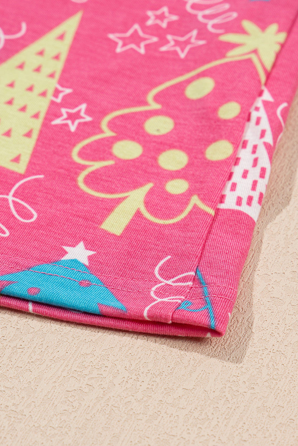Festive Rose Christmas Tree Print V-Neck Tee and Cozy Pants Lounge Set for Daily Wear