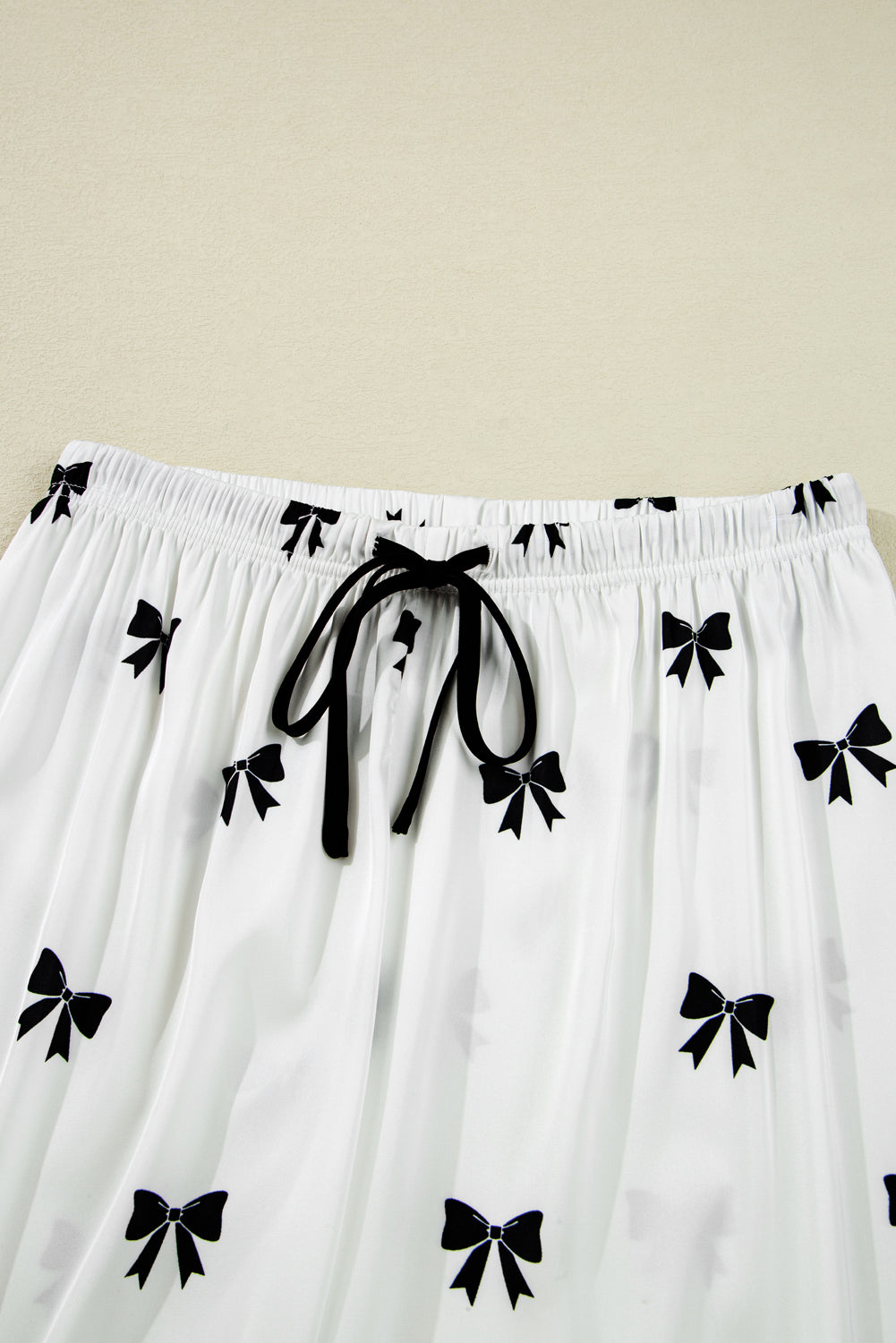 Elegant White Bows Print Two-Piece Sleepwear Set - Long Sleeve Collar Top & High Waist Pants