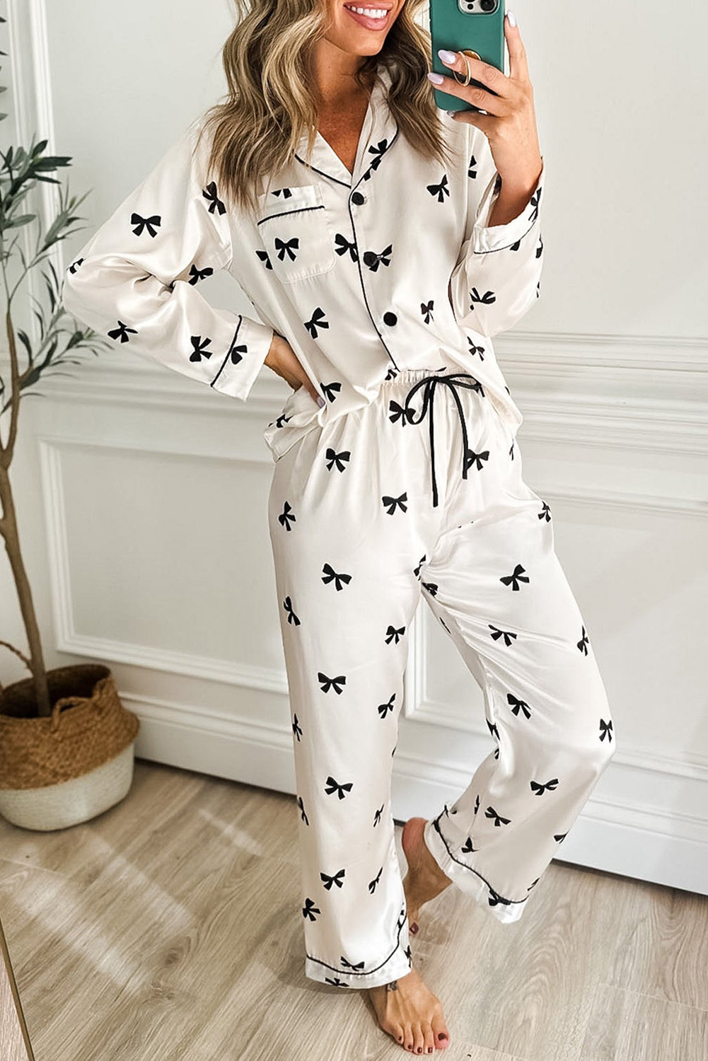 Elegant White Bows Print Two-Piece Sleepwear Set - Long Sleeve Collar Top & High Waist Pants
